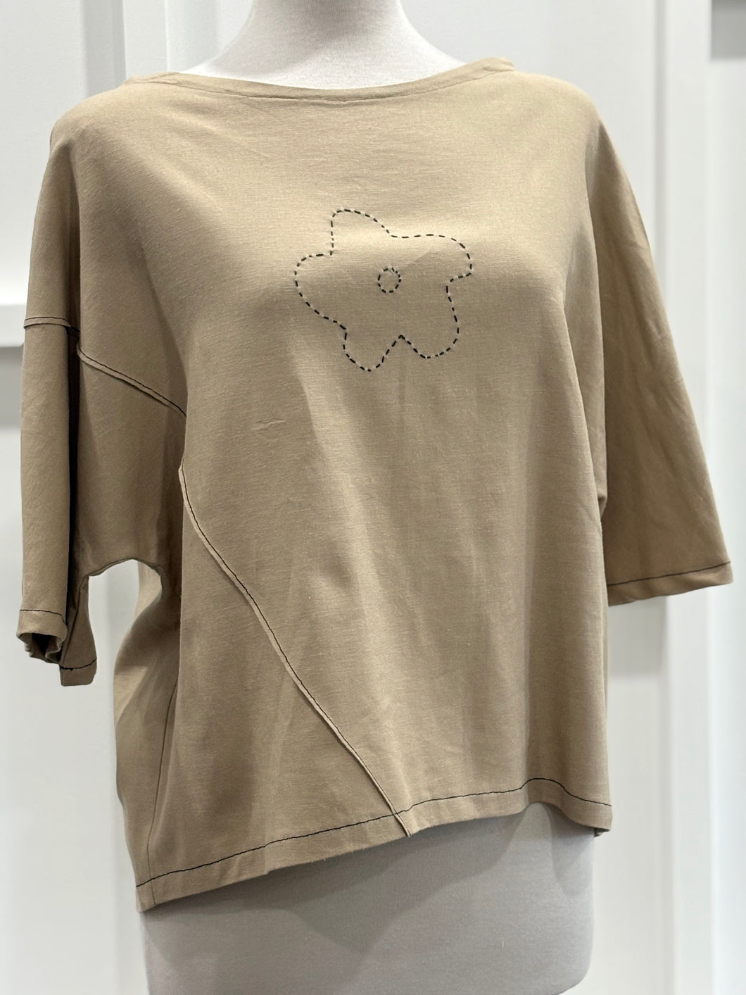 MOON/FLEUR embroidered TOP TAN