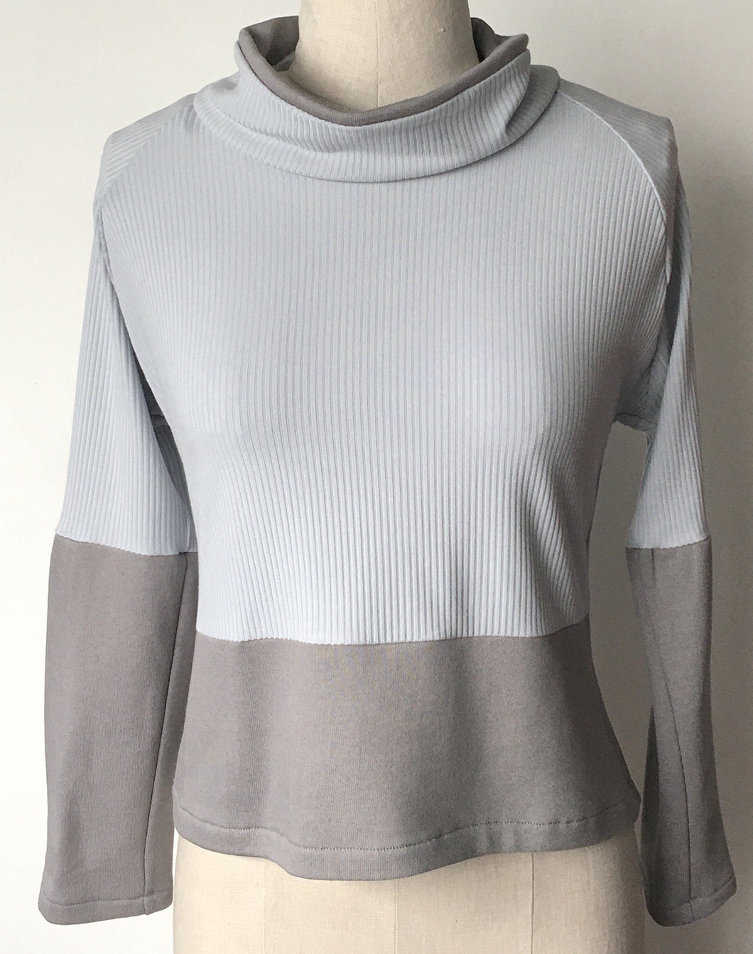 ASSEMBLY SIMPLE TOP LT. BLUE & STONE $120.